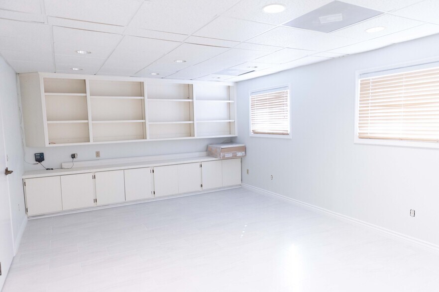 More Photos Of 12582 Garden Grove Blvd, Garden Grove Medical For Lease