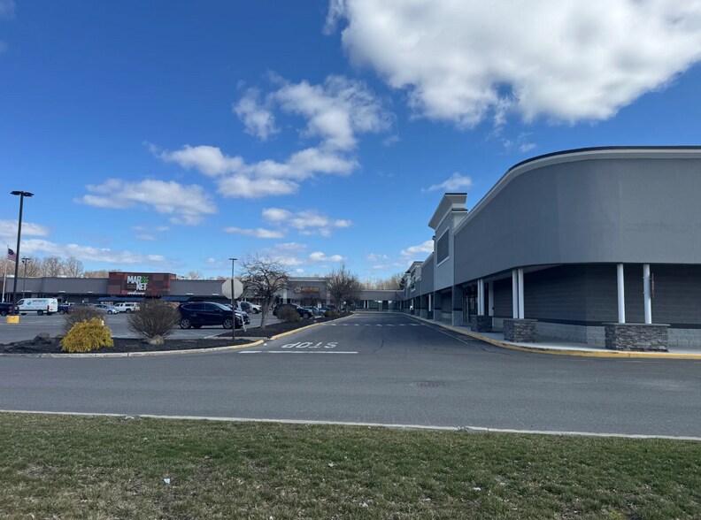 More Photos Of 501 Columbia Tpke, Rensselaer Unknown For Lease