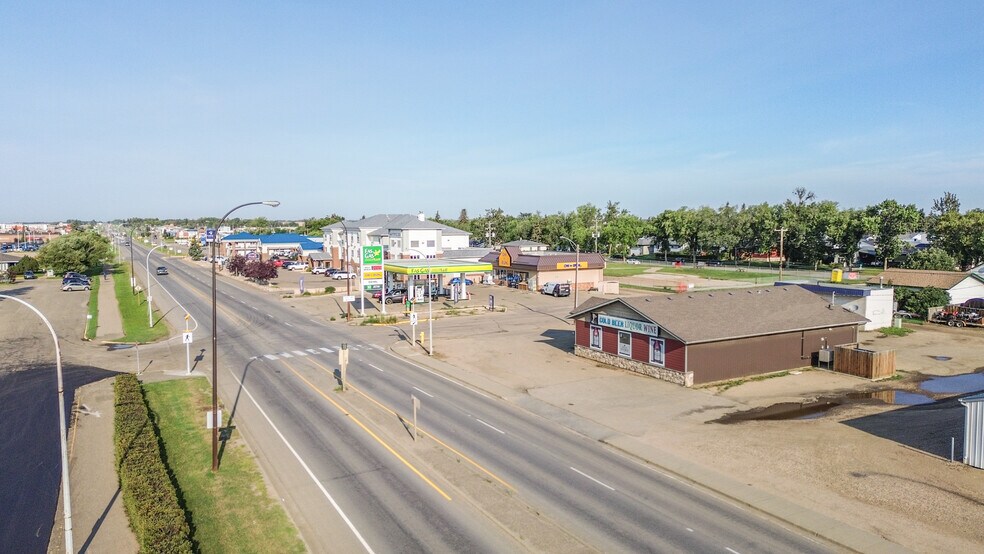 More Photos Of 5922 50 Ave, Stettler Storefront Retail Office For Sale