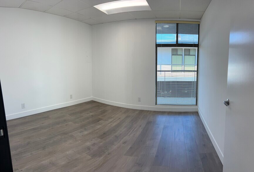 More Photos Of 1510-1512 11th St, Santa Monica Telecom Hotel Data Hosting For Lease