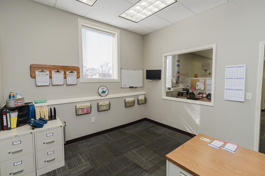 More Photos Of 3101 S Broadway St, Wichita Freestanding For Sale