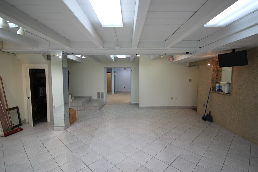 More Photos Of 9353-55 Old Bustleton ave, Philadelphia Freestanding For Sale