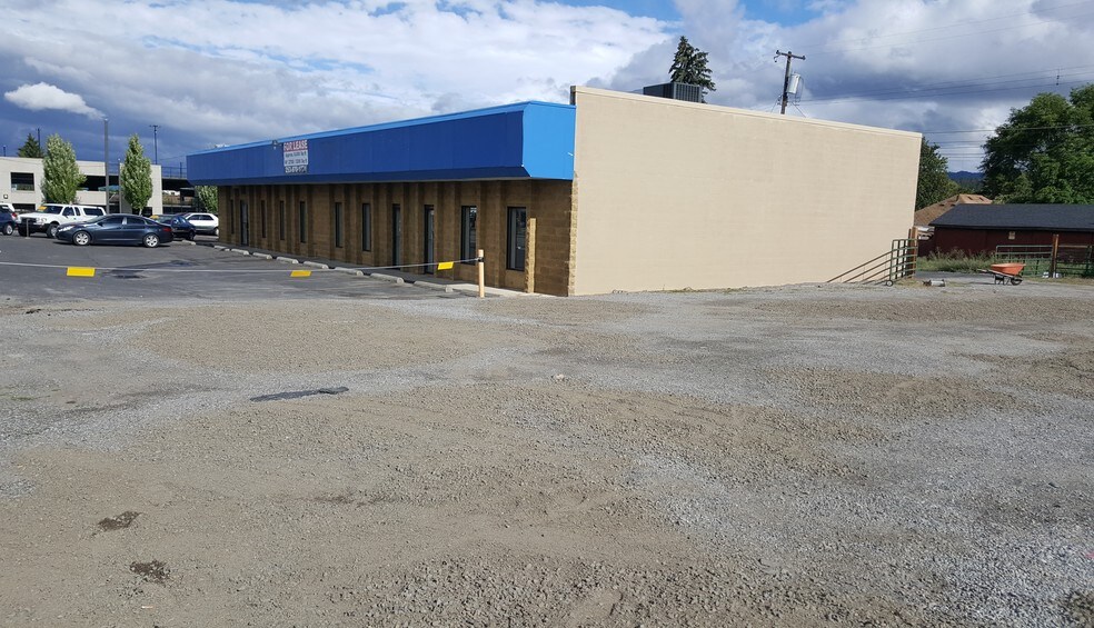 More Photos Of 3712-3716 E Sprague Ave, Spokane Showroom For Lease