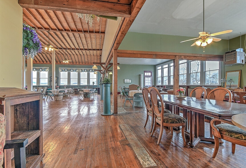 More Photos Of 19407 Bethel Rd, Abingdon Flex For Sale