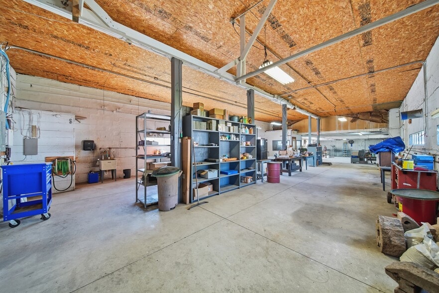 More Photos Of 208 Irwin St, Brooklyn Manufacturing For Sale