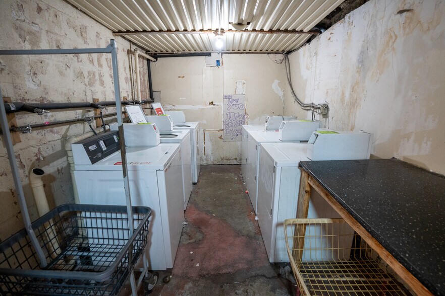 More Photos Of 1125 S Westmoreland Ave, Los Angeles Apartments For Sale