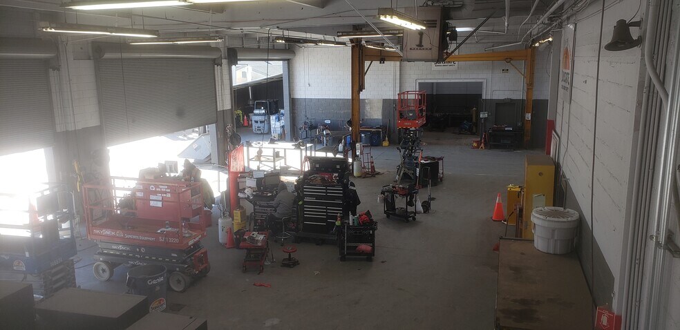 More Photos Of 35 N Amphlett Blvd, San Mateo Warehouse For Lease