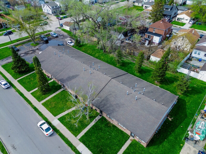 More Photos Of 1470 Paris Ave, Lincoln Park Multifamily For Sale