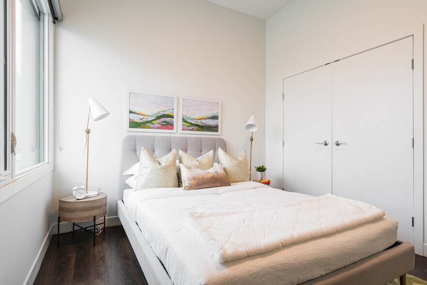 More Photos Of 233 Kennedy St, Winnipeg Apartments For Lease