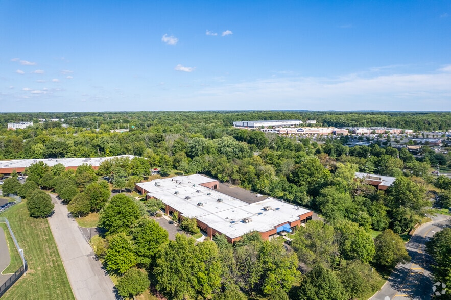 More Photos Of 200 Horizon Dr, Hamilton Office For Lease