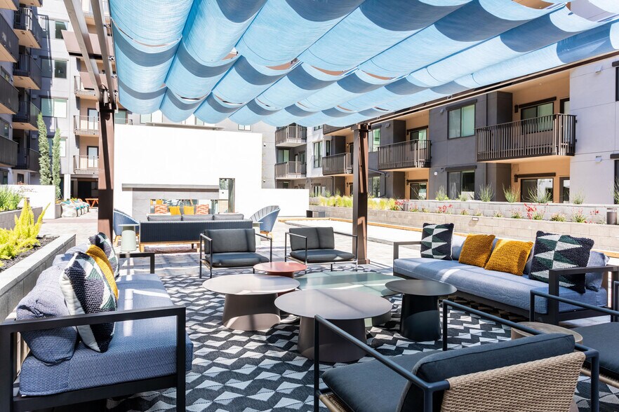 More Photos Of 1100 Webster St, Oakland Apartments For Lease