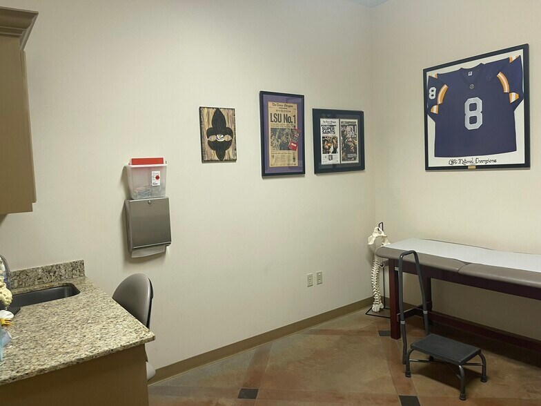 More Photos Of 15475 Airline Hwy, Baton Rouge Medical For Lease