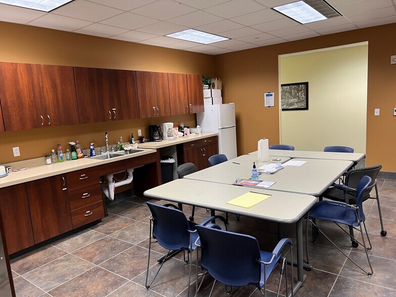 More Photos Of 300 Ashland Way, Madisonville Office For Sale