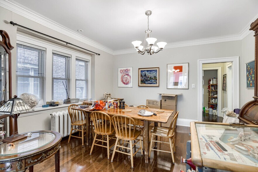 More Photos Of 4 Oriole Gdns, Toronto Apartments For Sale