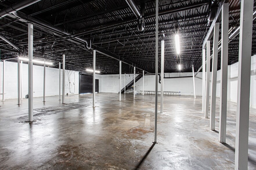 More Photos Of 1302 Donnelly Ave, Atlanta Freestanding For Lease