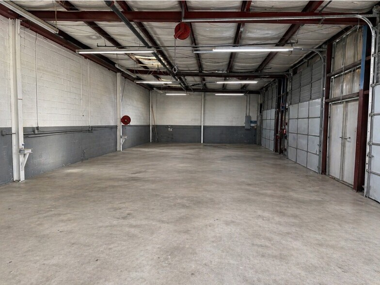 More Photos Of 910 N Scottsdale Rd, Tempe Auto Repair For Lease