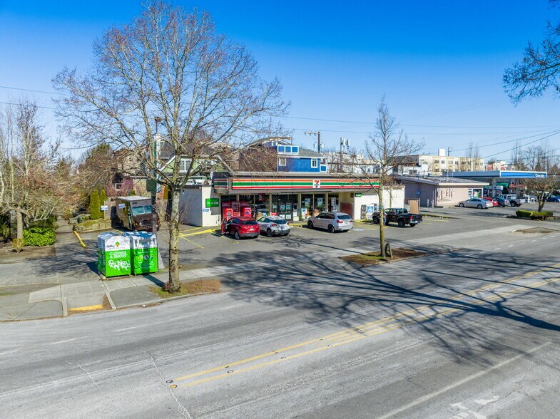 More Photos Of 4312 SW Admiral Way, Seattle Convenience Store For Sale