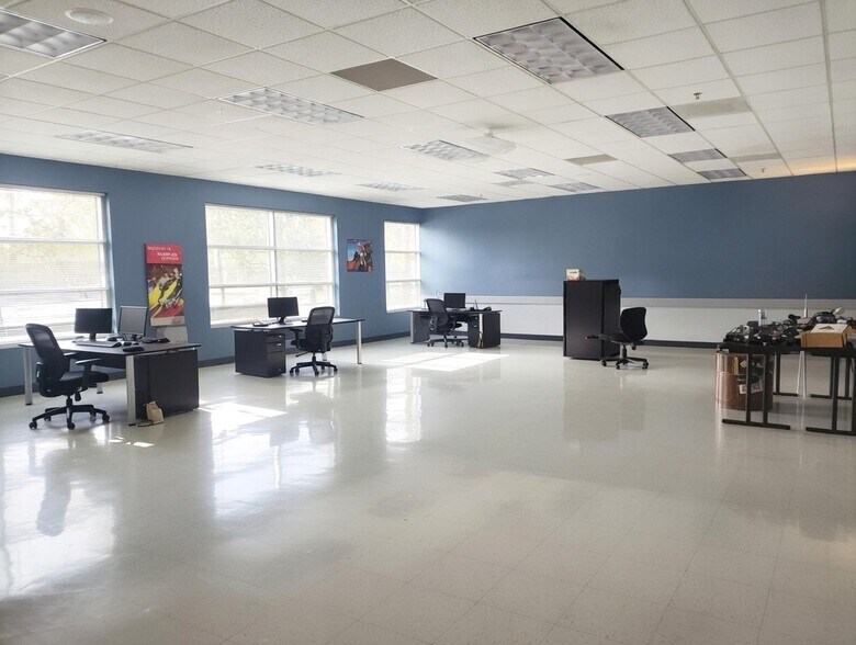 More Photos Of 470 Destination Daytona Ln, Ormond Beach Office For Sale