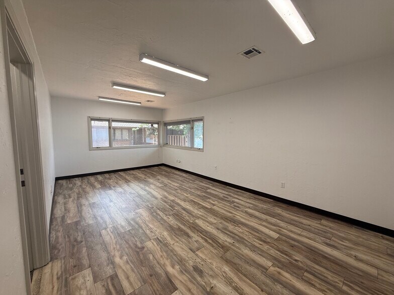 More Photos Of 10017 S Pennsylvania, Oklahoma City Office For Lease
