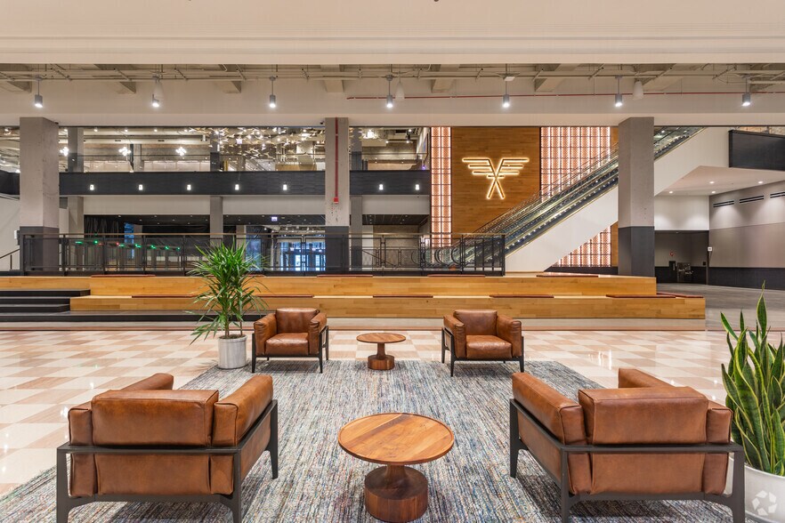 More Photos Of 433 W Van Buren St, Chicago Office For Lease