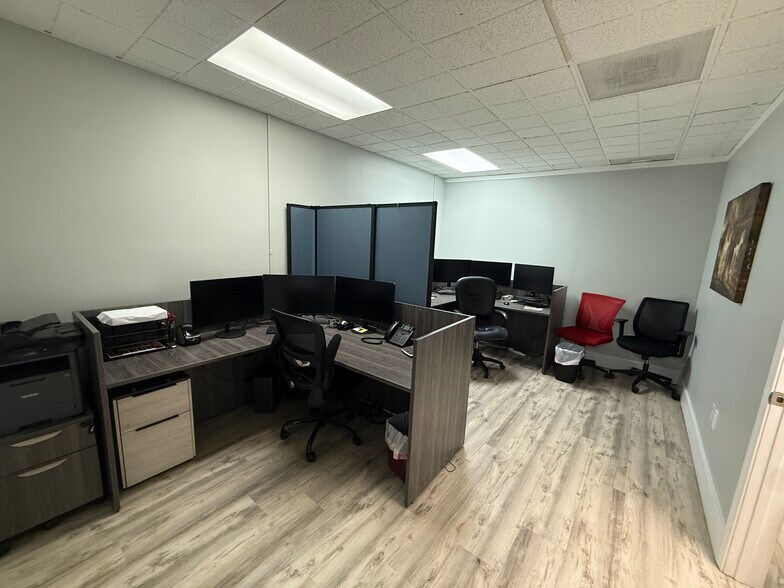 More Photos Of 911 S 8th St, Fernandina Beach Loft Creative Space For Sale