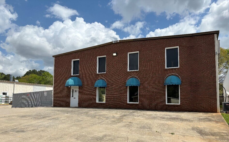 More Photos Of 155 Industrial Way, Fayetteville Distribution For Sale