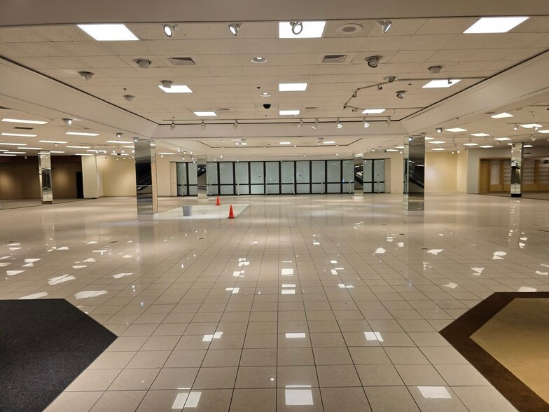 More Photos Of 3340 Mall Loop Dr, Joliet Department Store For Sale
