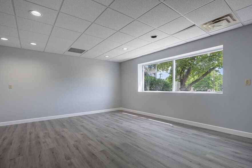 More Photos Of 7271 N Main St, Dayton Medical For Lease