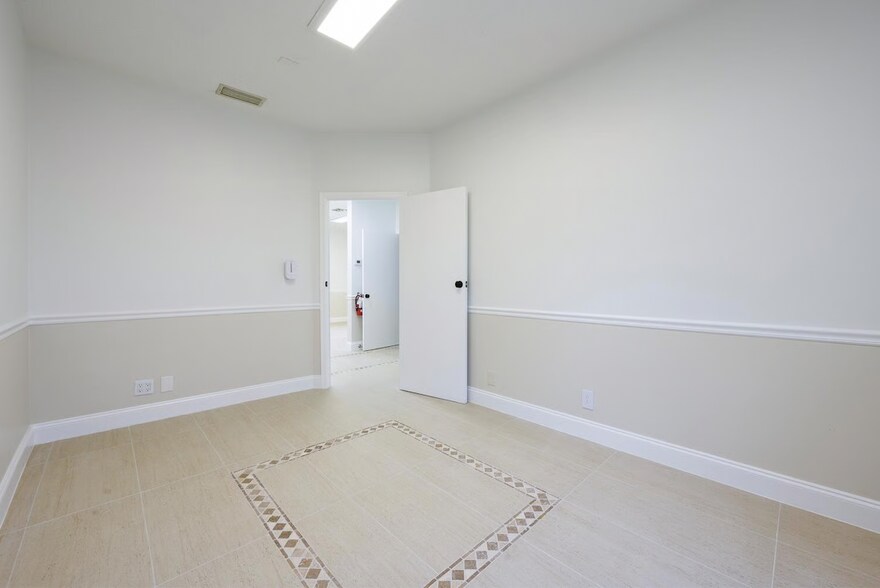 More Photos Of 725 N A1A, Jupiter Office For Lease