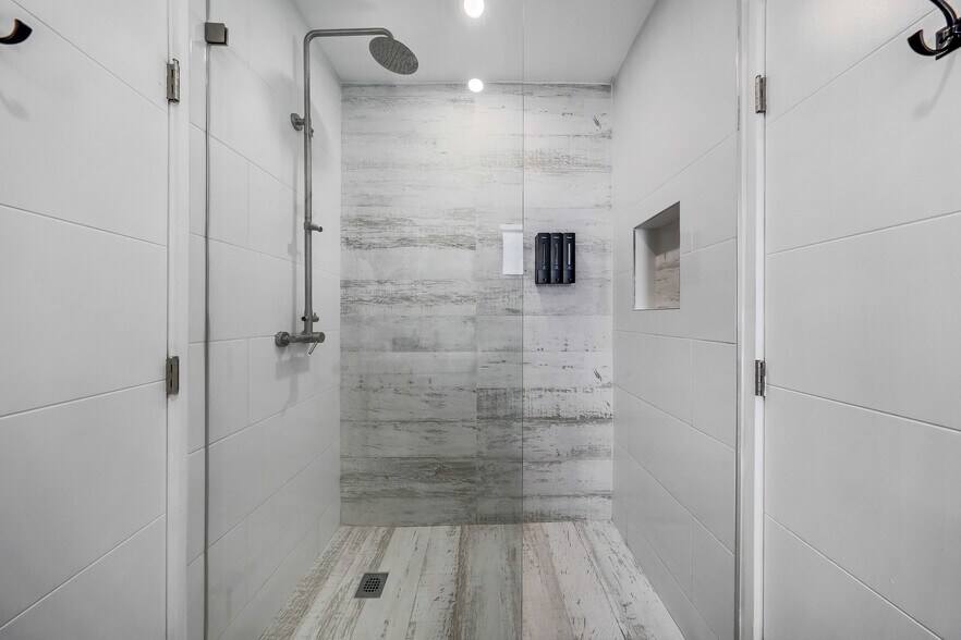 More Photos Of 243 NW 32nd St, Miami Multifamily For Sale