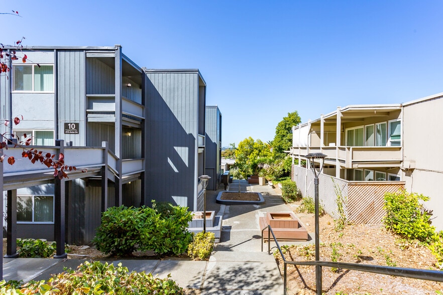 More Photos Of 201 Avian Dr, Vallejo Apartments For Sale
