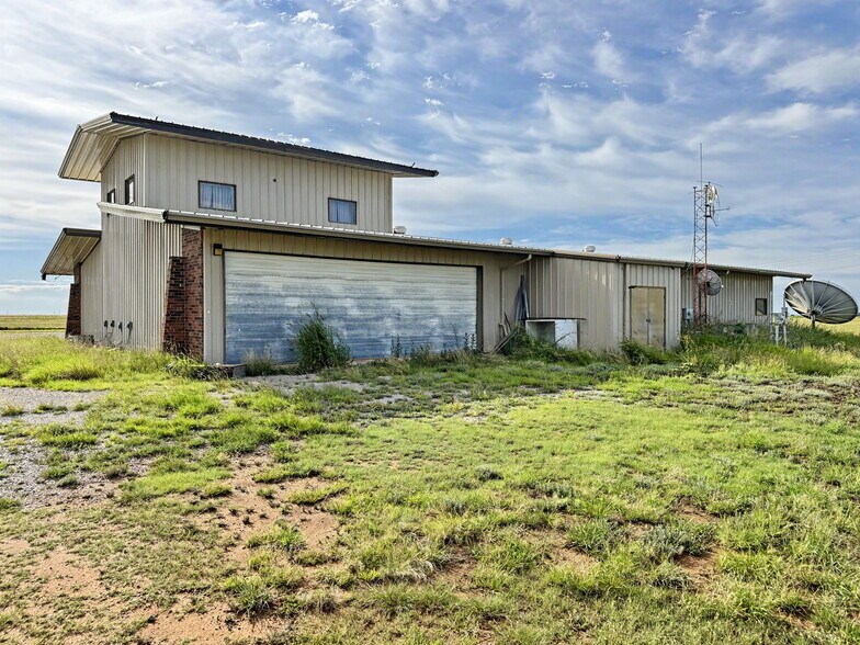 More Photos Of 1515 N Broadway, Hobart Industrial For Sale