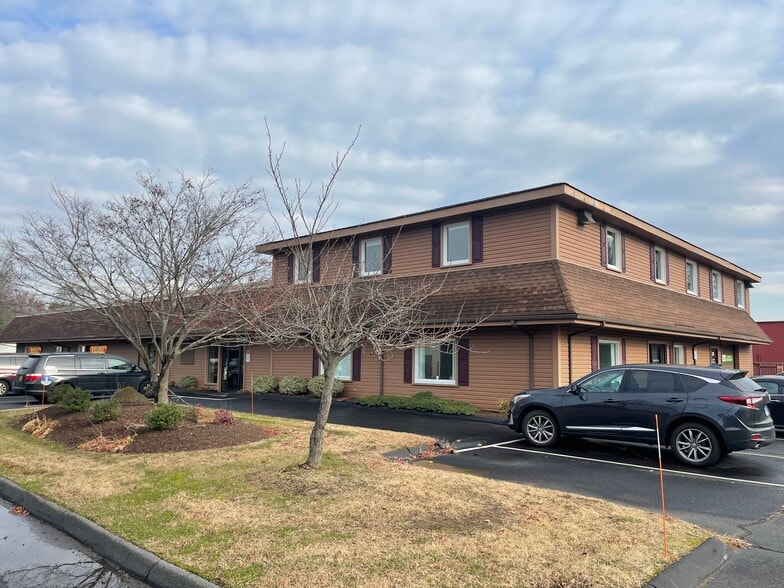 More Photos Of 63 Myron St, West Springfield Freestanding For Lease