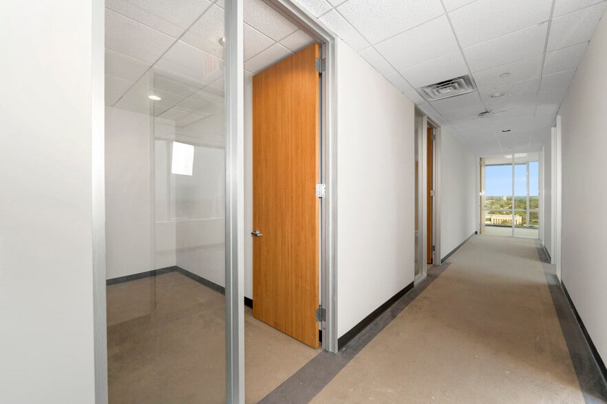 More Photos Of 9999 Bellaire Blvd, Houston Medical For Sale