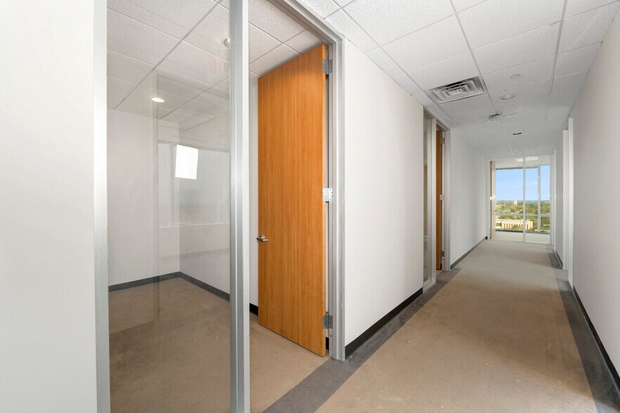 More Photos Of 9999 Bellaire Blvd, Houston Medical For Lease