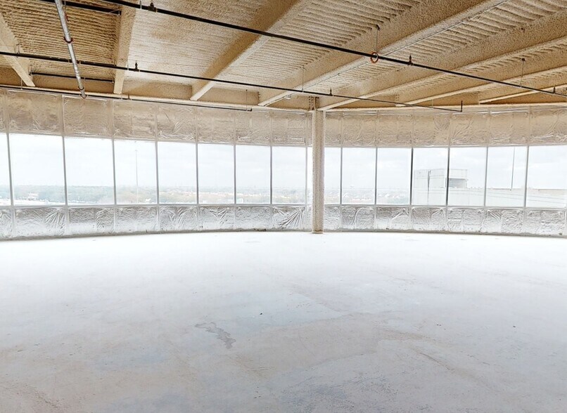 More Photos Of 1327 Lake Pointe Pky, Sugar Land Medical For Lease