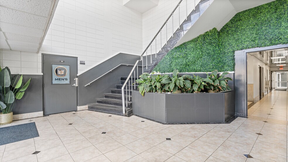 More Photos Of 1510 E Colonial Dr, Orlando Office For Lease