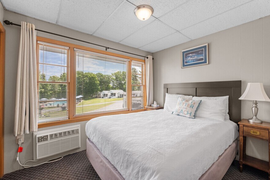 More Photos Of 291 Endicott St N, Laconia Hotel For Sale