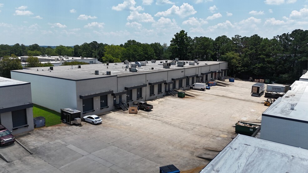 More Photos Of 999 Mansell Rd, Roswell Unknown For Lease