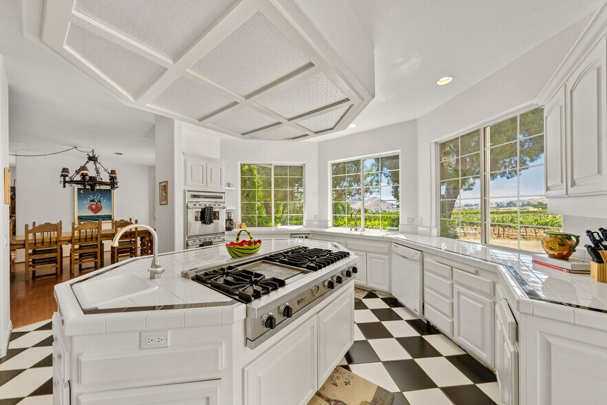 More Photos Of 9640 Sierra Hwy, Agua Dulce Winery Vineyard For Sale