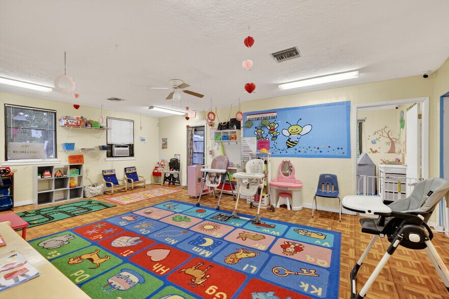 More Photos Of 4075 N County Road 19A, Mount Dora Daycare Center For Sale