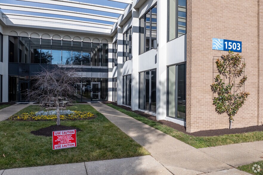 More Photos Of 8001 Franklin Farms Dr, Richmond Unknown For Lease