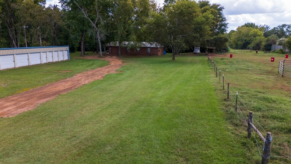 More Photos Of 1507 S Bolton St, Jacksonville Self Storage For Sale