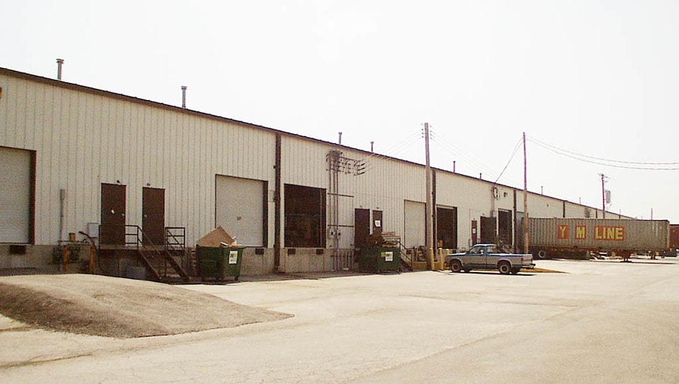 More Photos Of 102-140 Trade Center Dr, Saint Peters Warehouse For Lease