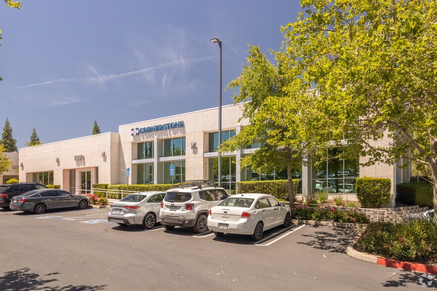 More Photos Of 1552 Eureka Rd, Roseville Unknown For Lease