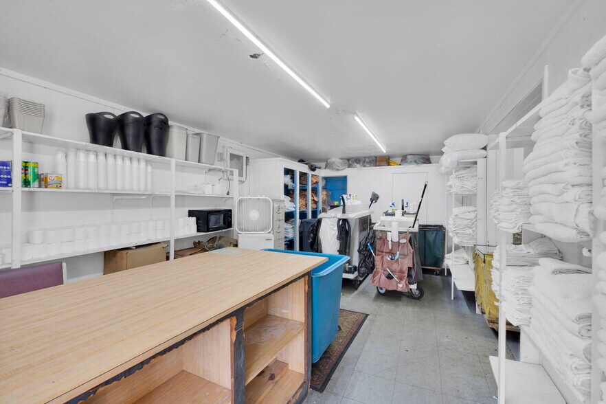 More Photos Of 8285 Dix Ellis Trl, Jacksonville Hotel For Sale