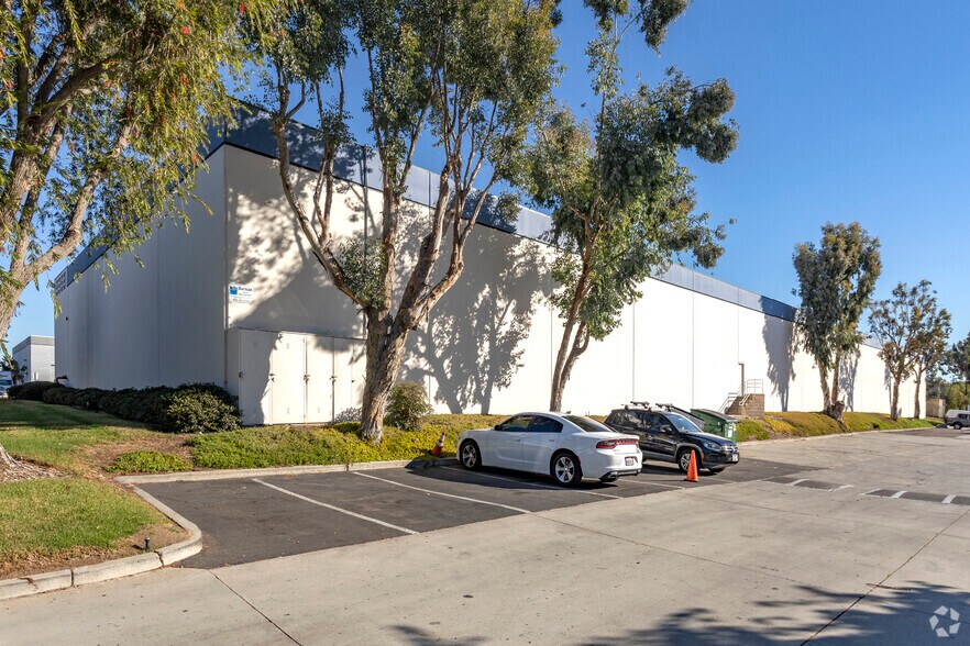 More Photos Of 9369 Dowdy Dr, San Diego Distribution For Lease