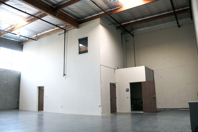 More Photos Of 12335 Denholm Dr, El Monte Warehouse For Lease