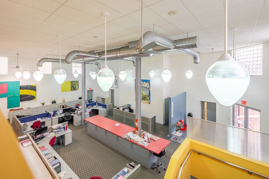 More Photos Of 8950 127th St, Richmond Hill Warehouse For Sale