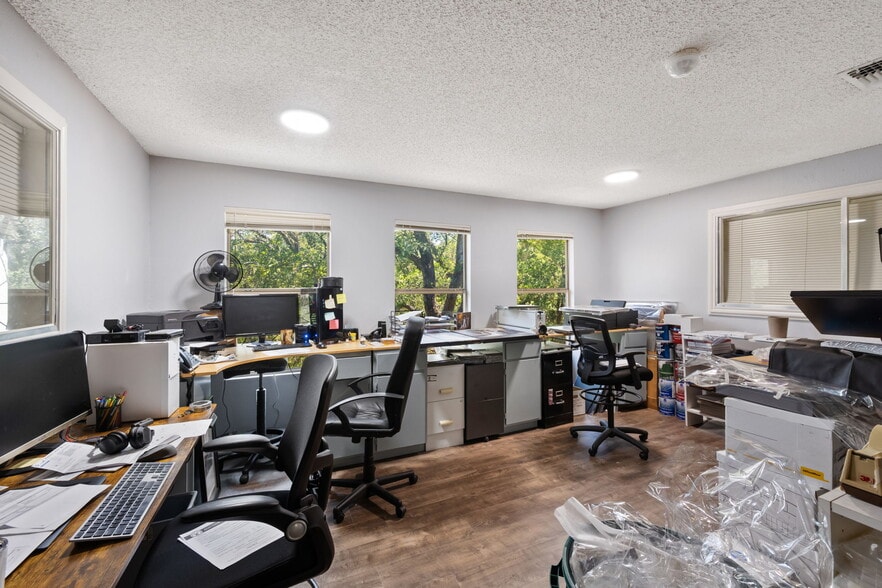 More Photos Of 17222 Classen Rd, San Antonio Loft Creative Space For Sale